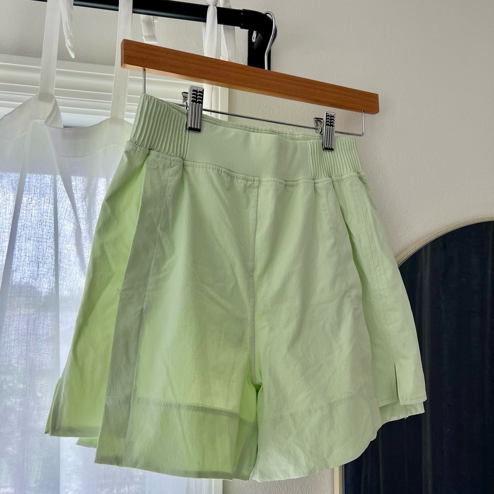 Lululemon Green High Waisted Shorts Relaxed Fit